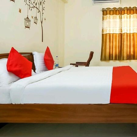 Nanda Grand Hotel Nellore Bagian luar foto