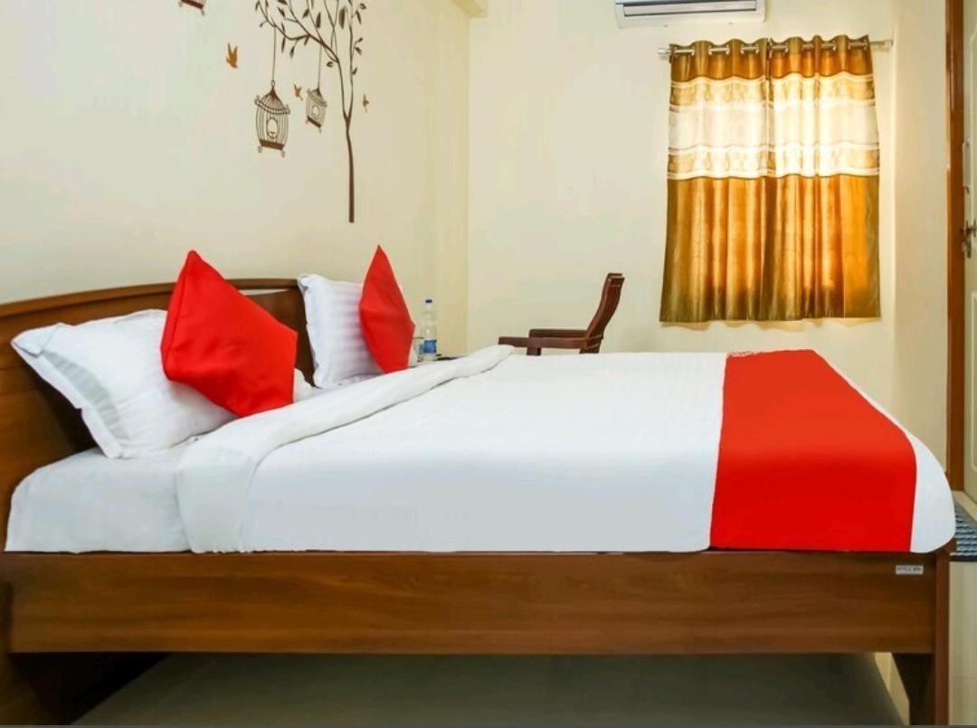 Nanda Grand Hotel Nellore Bagian luar foto