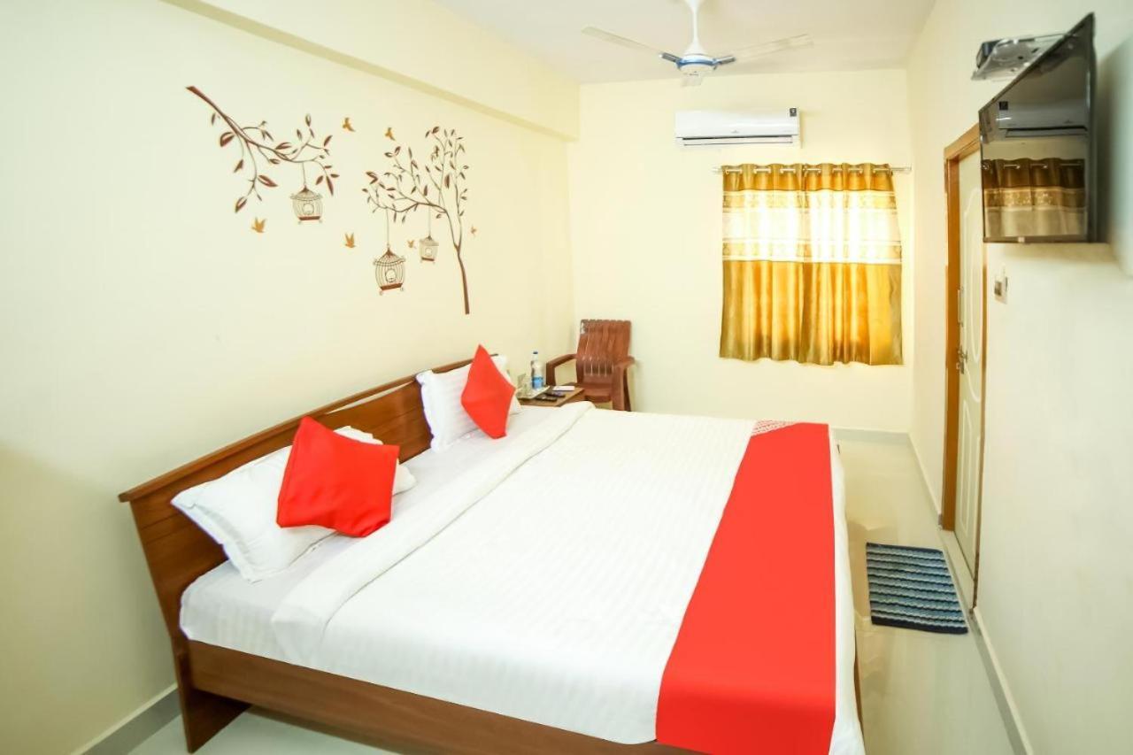 Nanda Grand Hotel Nellore Bagian luar foto