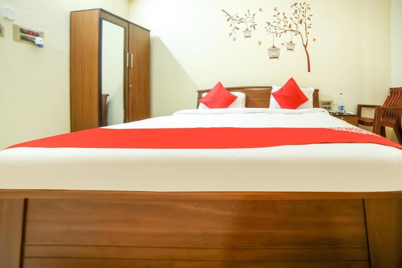 Nanda Grand Hotel Nellore Bagian luar foto